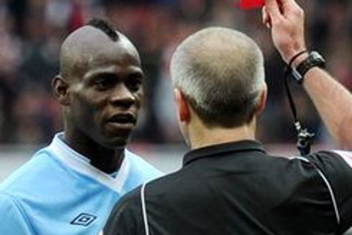 Situação insustentável no City aproxima Balotelli do Milan