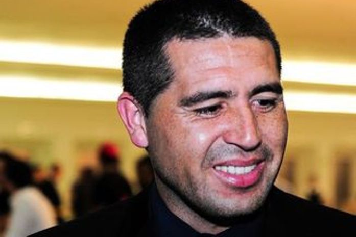 Boca dá ultimato e manda Riquelme se explicar com torcida