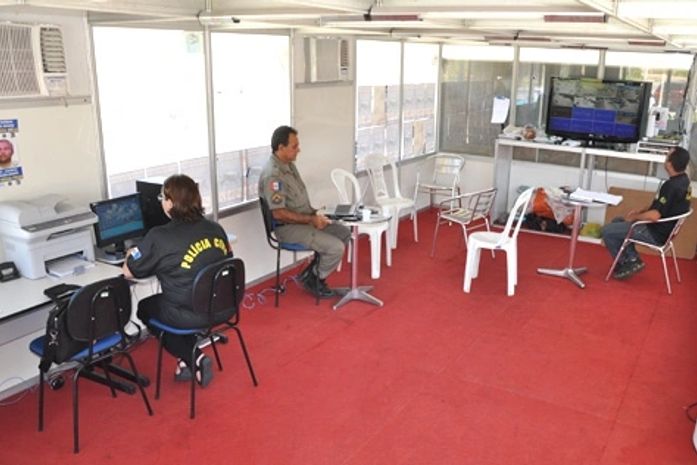 Polícia Civil atende população na Praia do Francês