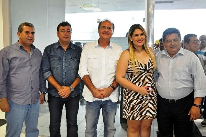 Desembargador Washington Luiz, Cristiano Matheus, senador Renan, prefeita Mellina e Edgar Barros, na inauguração da APS