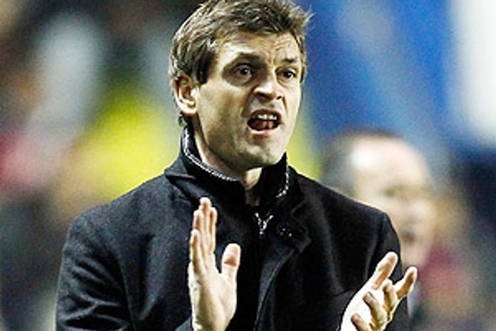 Presidente do Barcelona avisa que técnico volta em 15 dias