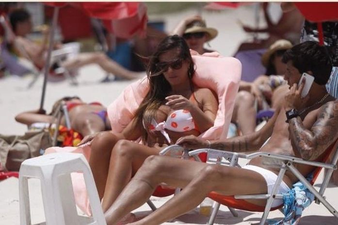 Nicole Bahls alega nova traição de Victor Ramos e termina namoro