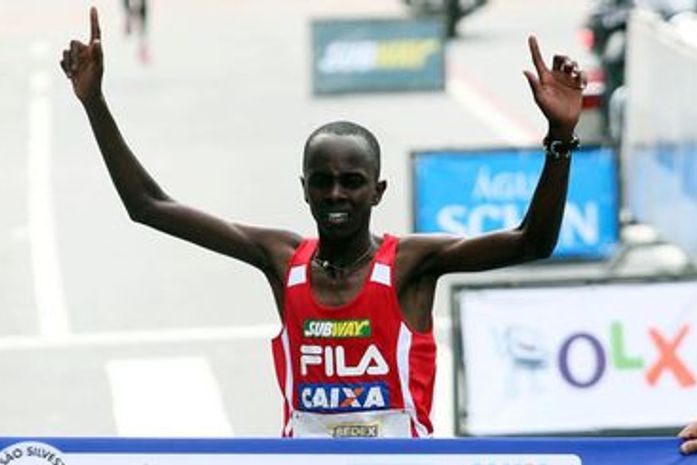 Edwin Kipsang vence e completa festa queniana na São Silvestre-2012