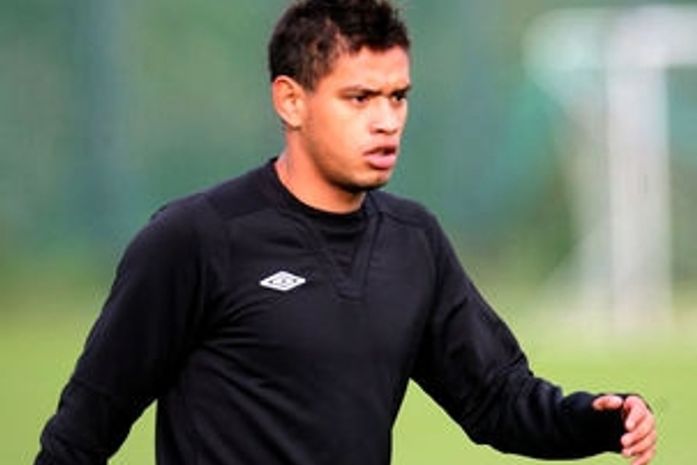 Carlos Eduardo é oferecido ao Flamengo e clube desconversa