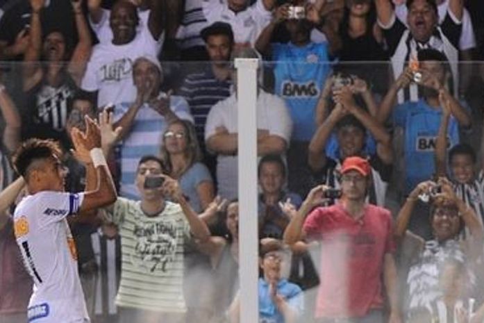 Neymar é eleito melhor da América pela segunda vez