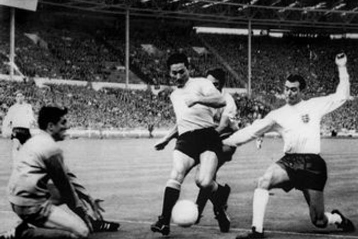 Melhor goleiro da Copa-70, Mazurkiewicz morre no Uruguai