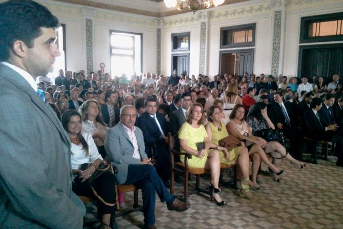 Rui Palmeira empossa novos secretários