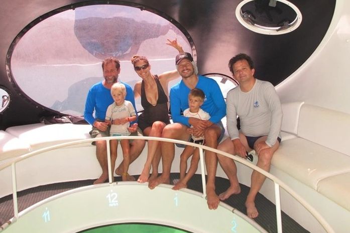 Fernanda Lima curte Fernando de Noronha com a família