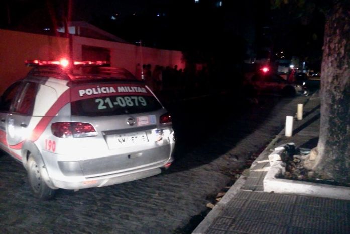 Crime foi praticado por dois homens