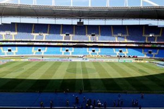 Flamengo ainda negocia com Engenhão e visita estádios alternativos