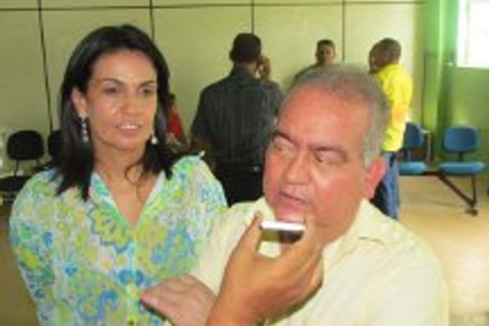 Prefeito Beto Baia e a secretaria de saude Maria Tereza