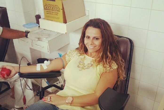 Viviane Araújo doa sangue e incentiva fãs: 'Pela vida'