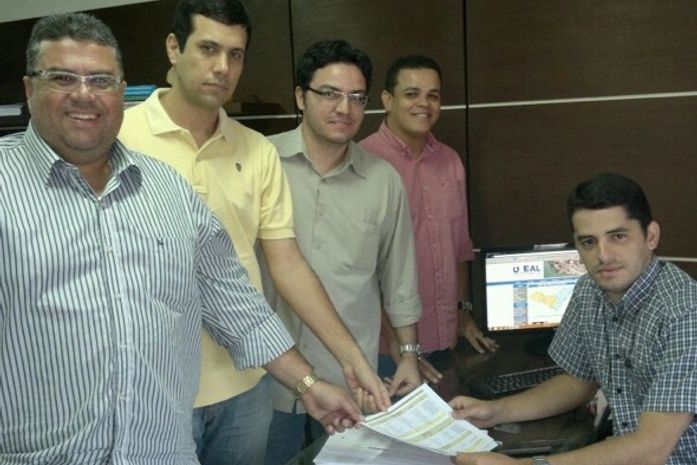 França e Hugo oficializam união