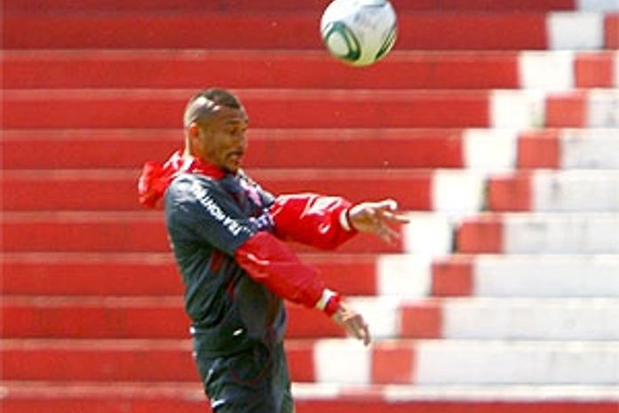 Guiñazu deixa o Inter e acerta com o Libertad