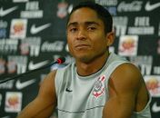 Jorge Henrique é eleito pelos jogadores como o mais irritante do país