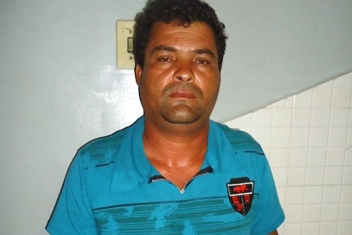 Ronaldo Ramos, 42, foi preso flagrante por porte ilegal de arma de fogo