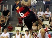 Flamengo derrota o Tijuca e segue 100% no NBB