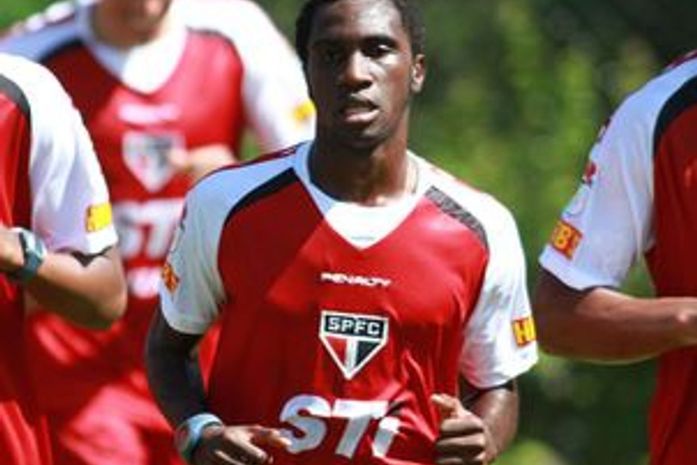 Um dia após ser apresentado no São Paulo, Negueba sofre grave lesão