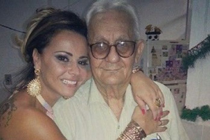 Vivi Araújo desabafa no Twitter: 'Meu pai está doente, não morrendo'