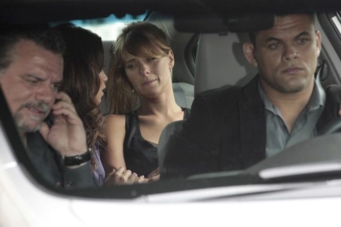 Será o fim? Com drogas dentro do corpo, Jéssica desembarca no Brasil passando mal