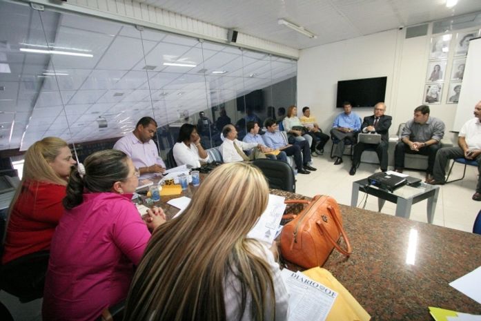 "Sou novo, mas não posso ser irresponsável”, diz presidente da Câmara