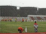Em dia chuvoso, CRB finaliza trabalhos antes de jogo-treino