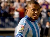 Vasco negocia a contratação de Júlio Baptista, do Málaga