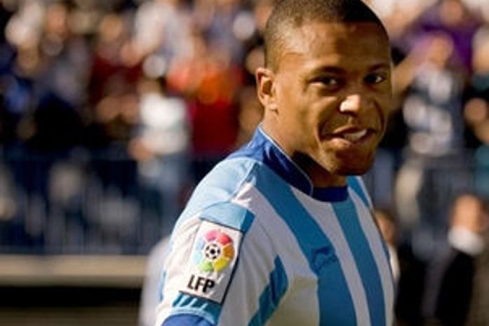 Vasco negocia a contratação de Júlio Baptista, do Málaga