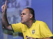 Oscar e técnico Kanela são indicados para o Hall da Fama nos Estados Unidos
