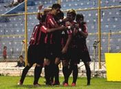 Atlético-PR vence, fica mais perto da classificação e elimina o ASA: 2 a 1