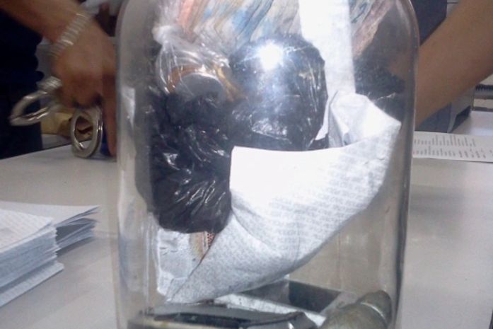 Tia e sobrinho são presos acusados de tráfico de drogas