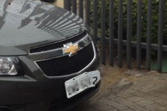 Dirigentes do Palmeiras pegam carro da GM “escondido” e causam acidente