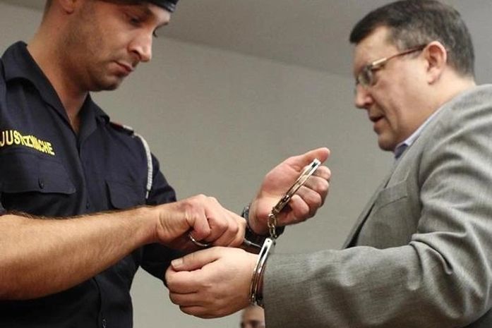 Austríaco é condenado a 9 anos de prisão por criar site neonazista