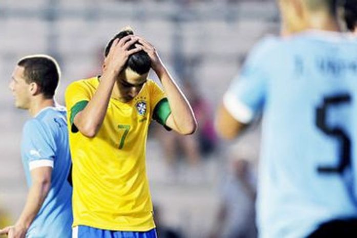 Brasil reage, mas perde para o Uruguai no Sul-americano
