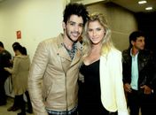 Gusttavo Lima leva noiva para curtir show de Zezé Di Camargo e Luciano