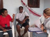 Sheila Duarte conversando com a comunidade