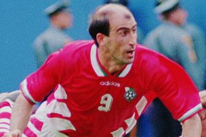 Ex-jogador da Bulgária é condenado à prisão por irregularidades como prefeito