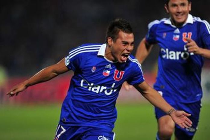 Diretor do Napoli confirma transferência de Vargas ao Grêmio por empréstimo