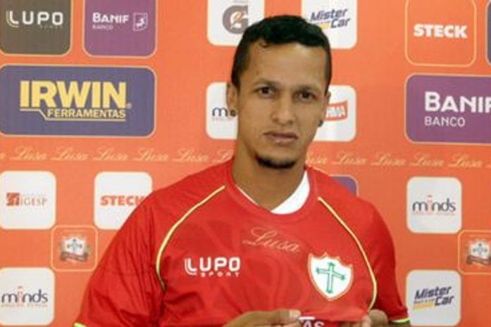 Portuguesa anuncia a contratação do meia Souza, ex-CSA