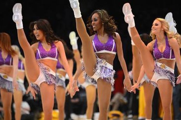 Lakers vencem a segunda seguida e ensaiam reação