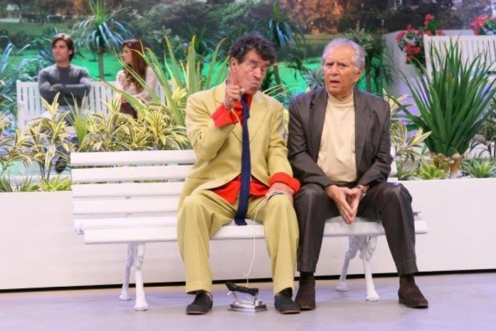 Corpo de humorista de “A Praça É Nossa” vai para cerimônia de cremação