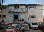 Grupo rouba carro e faz condutor refém por duas horas