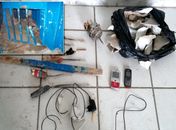 Durante revista, policiais encontram faca, serra e celulares em celas