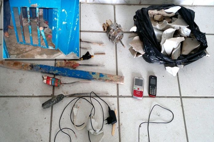 Durante revista, policiais encontram faca, serra e celulares em celas