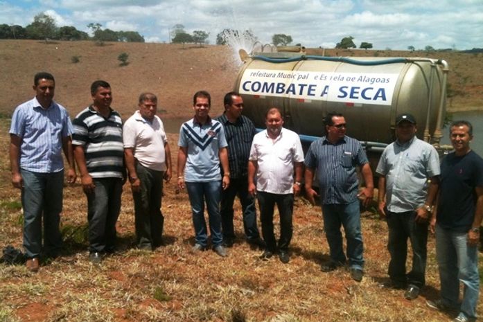 Vereadores e líderes comunitários acompanha visita