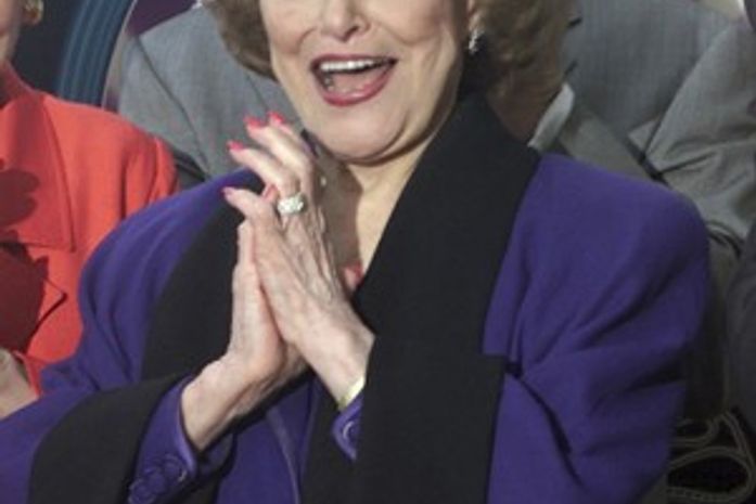 Conselheira sentimental Pauline Phillips morre aos 94 anos