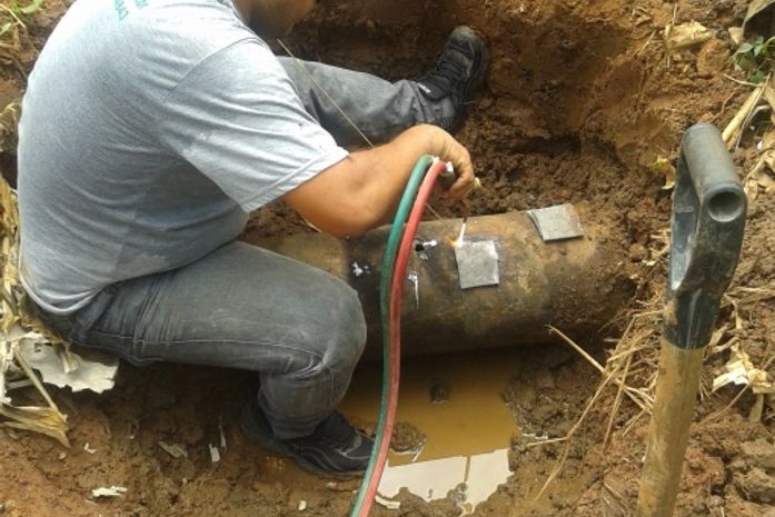 Casal combate irregularidades na adutora da Carangueja em Palmeira dos Índios