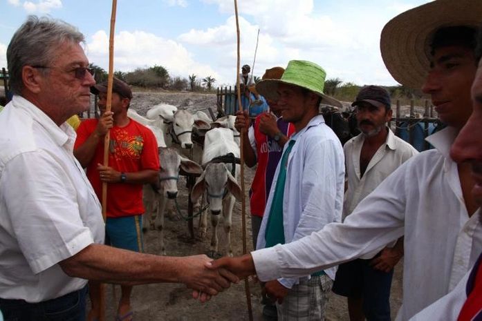 Governador visita municípios atingidos pela seca