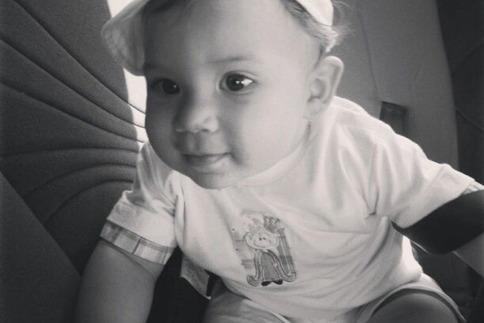Ex-BBB Priscila Pires mostra foto do filho de boné: 'Sou o malandro da mamãe'