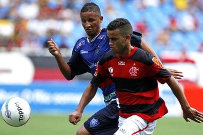 Flamengo vence Quissamã com dois de Hernane